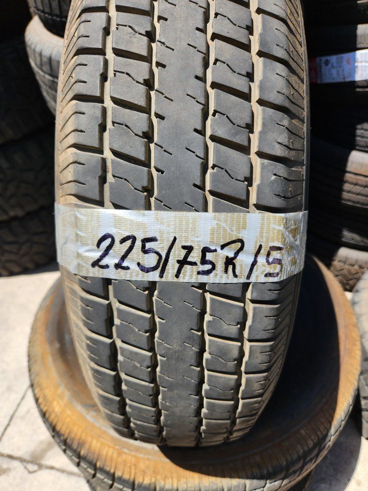 225/75r15 castle rock st radial st226