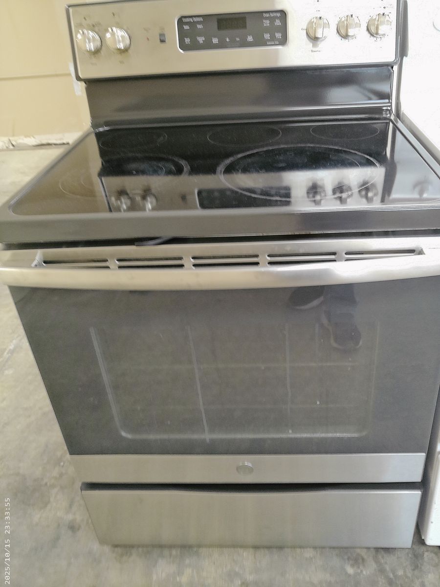 GE Smooth Top Range~Works Great~90 Day Guarantee