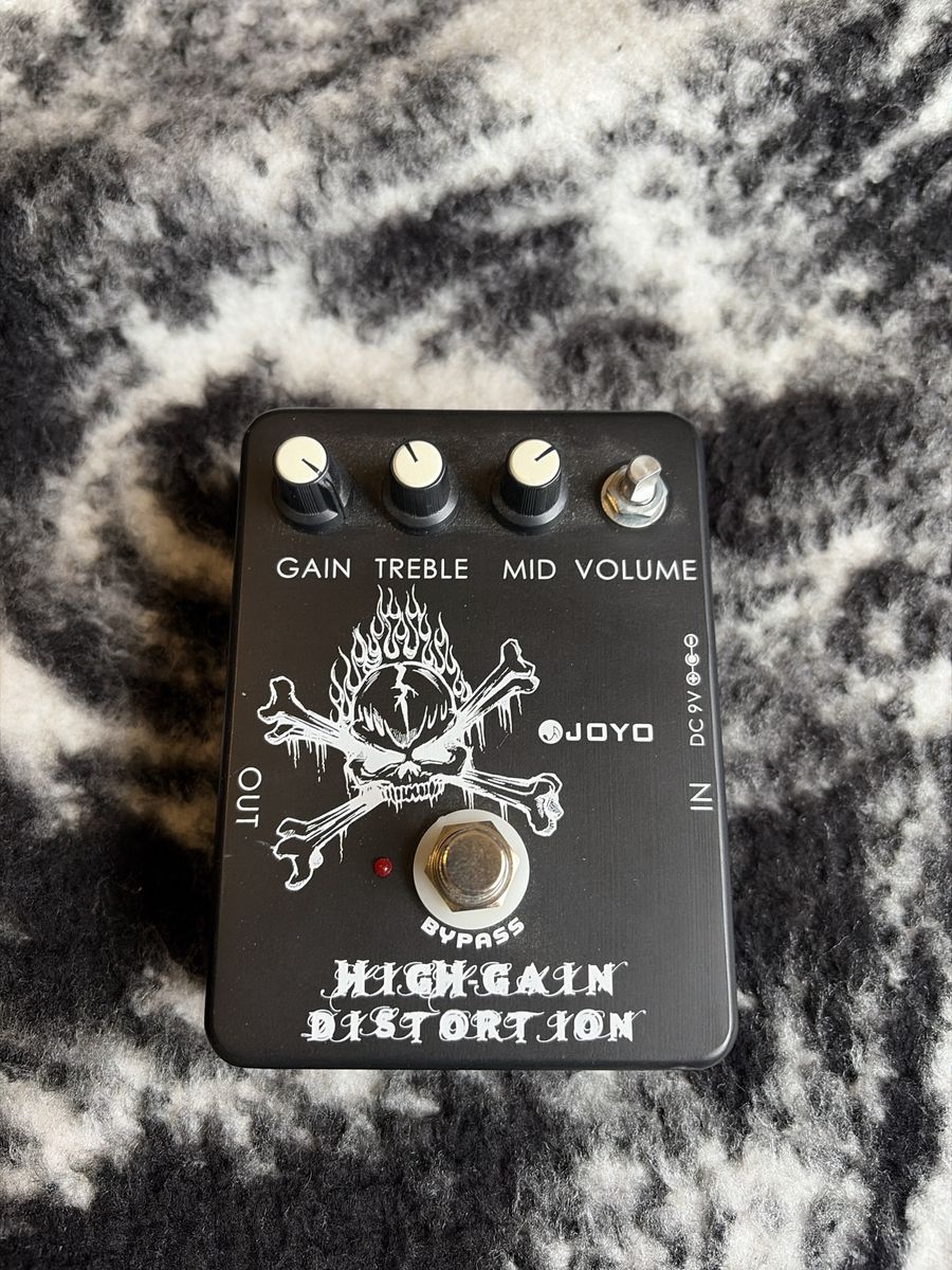 Distortion pedal