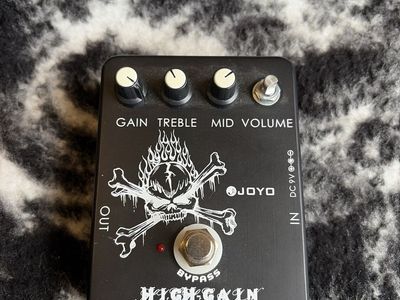 Distortion pedal