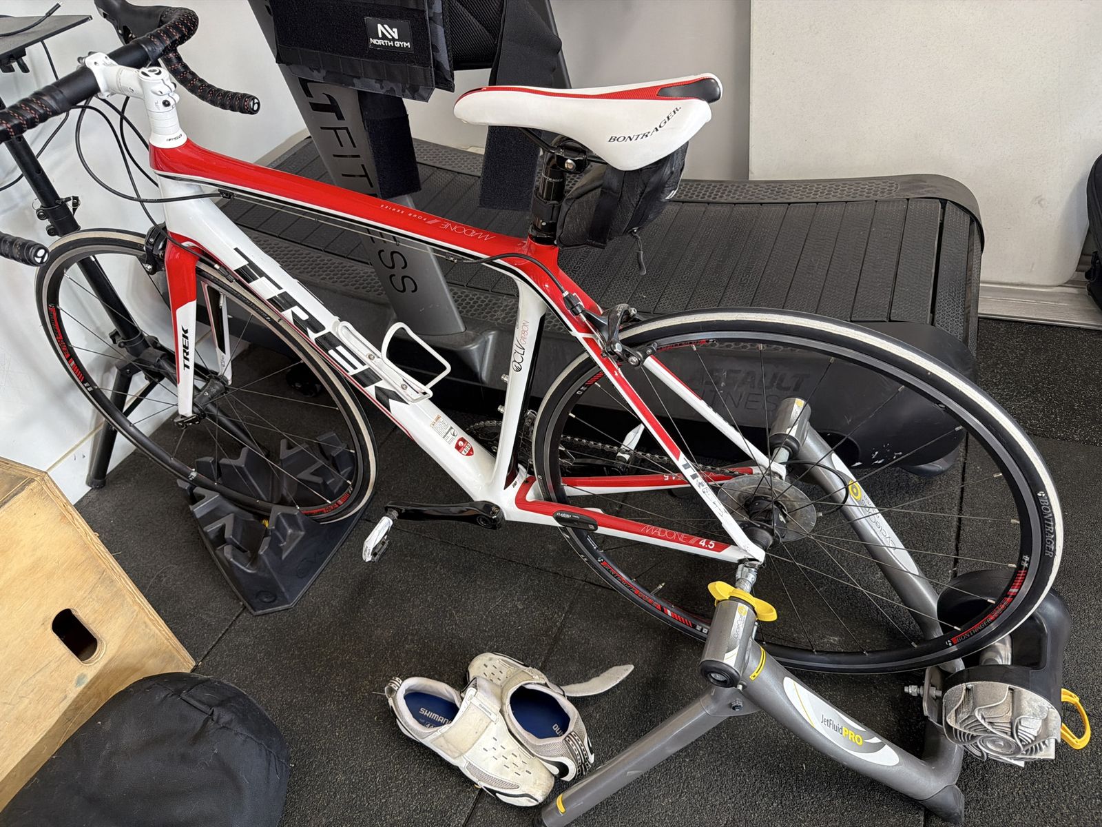 Trek Madone 4.5 Compact (54cm) and jet fluid pro trainer