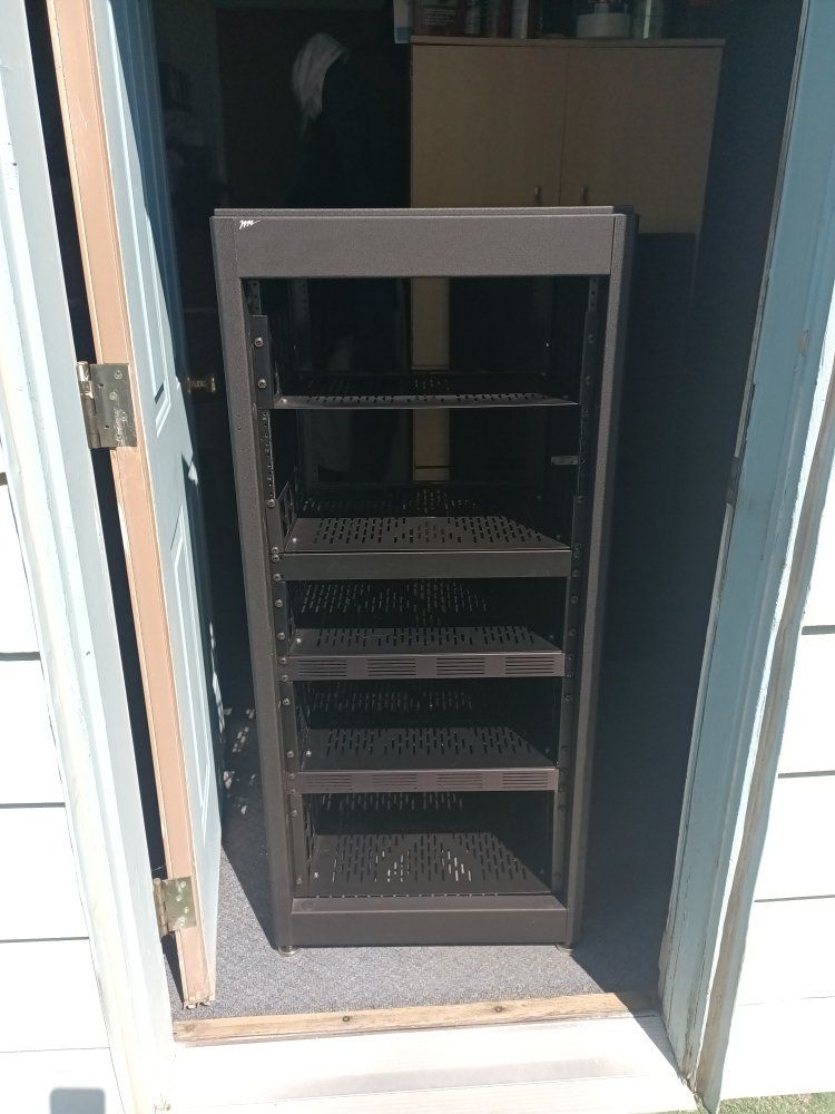 Middle Atlantic Products Server Rack Enclosure with FIVE Vented Shelves - three vented shelf spacer, new adjustable padded feet,