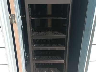 Middle Atlantic Products Server Rack Enclosure with FIVE Vented Shelves - three vented shelf spacer, new adjustable padded feet,
