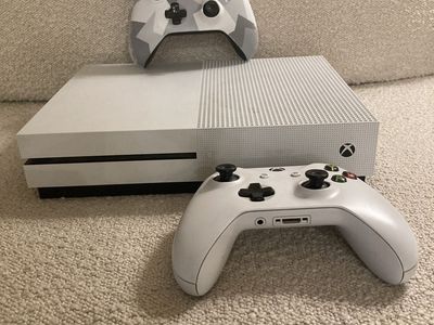 Xbox controllers and games