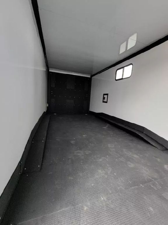 Main image 8