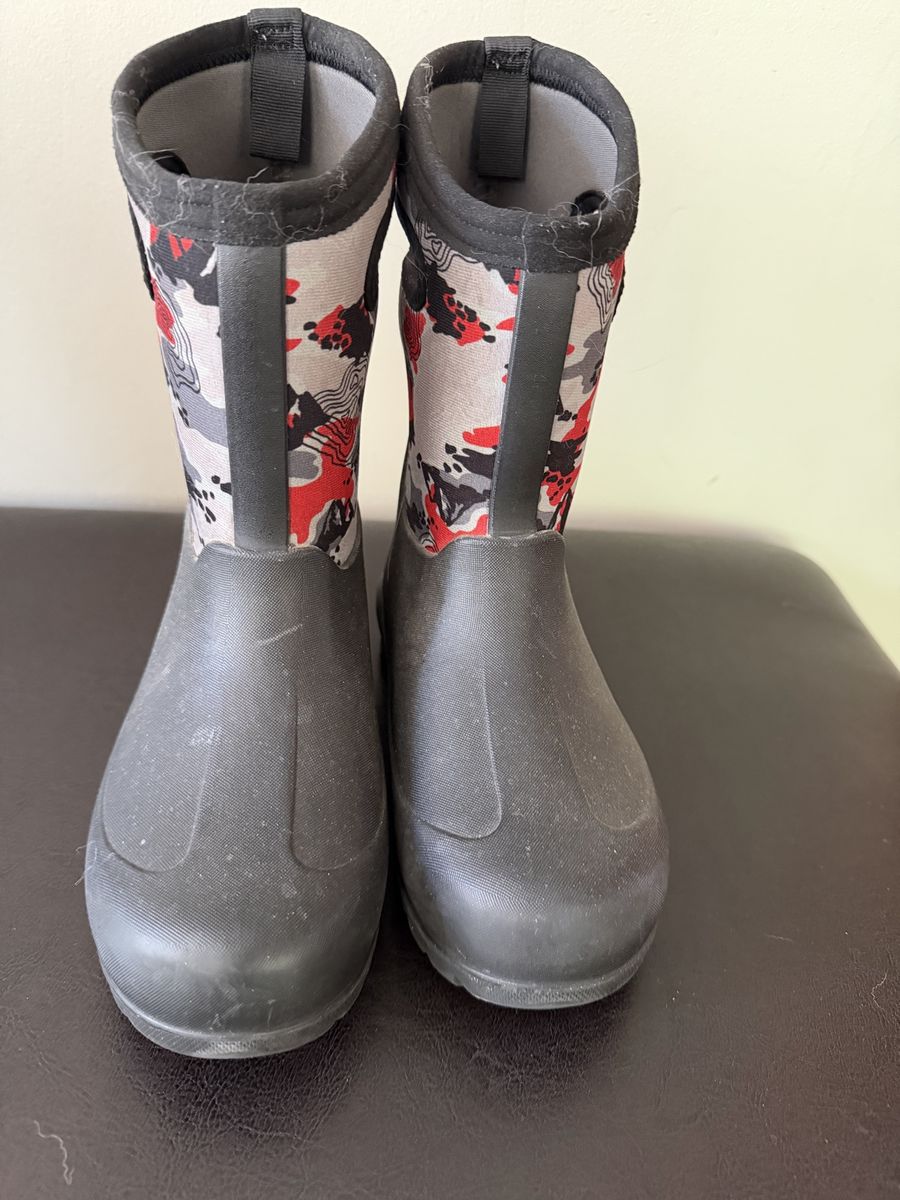 Bogs Kids Classic II Camo Rubber Rain Boots - Gray/Red/Black - Size 2K Waterproof
