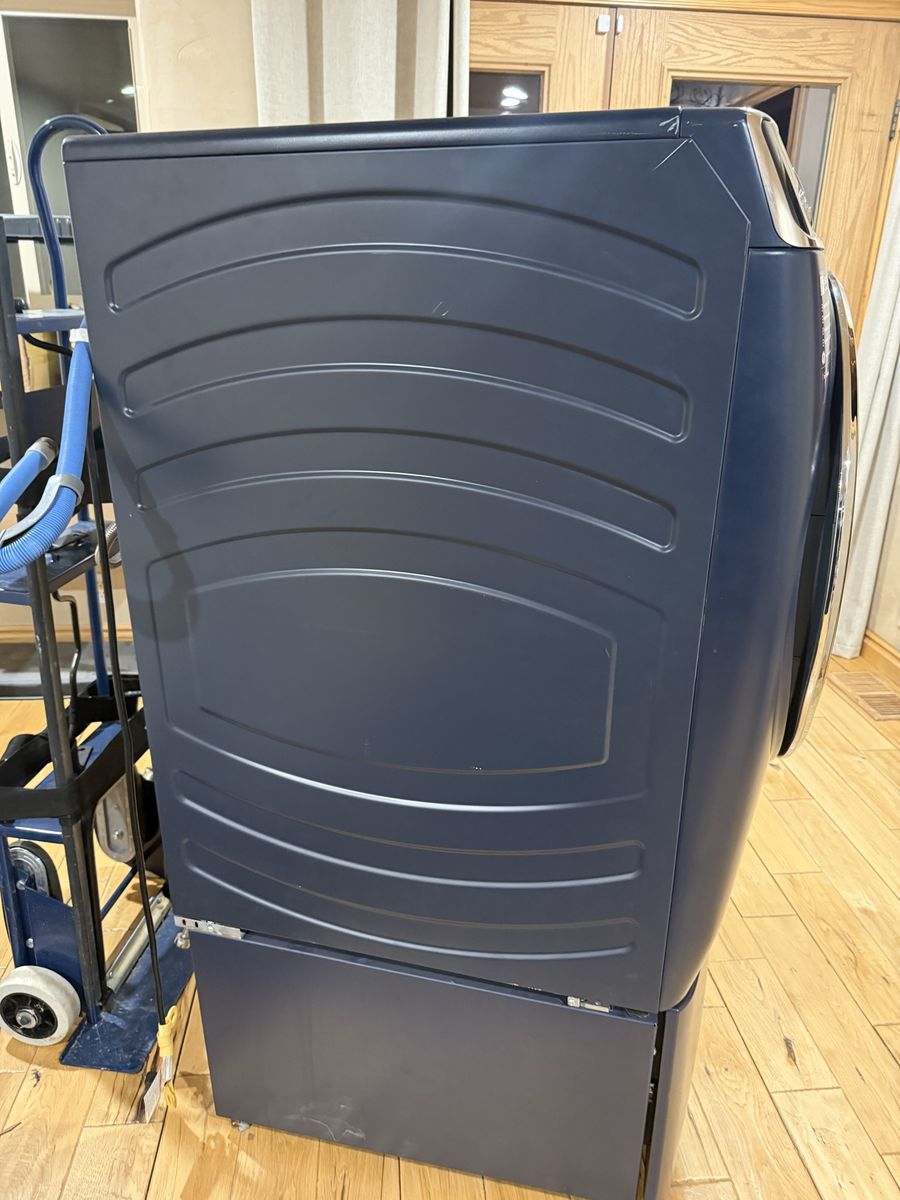 Main image 4