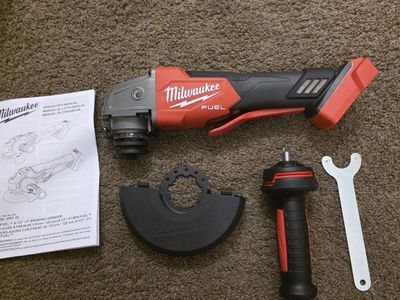 New Milwaukee M18 FUEL 18V Brushless Cordless 4-1/2 in. / 5 in. Grinder (Tool Only)