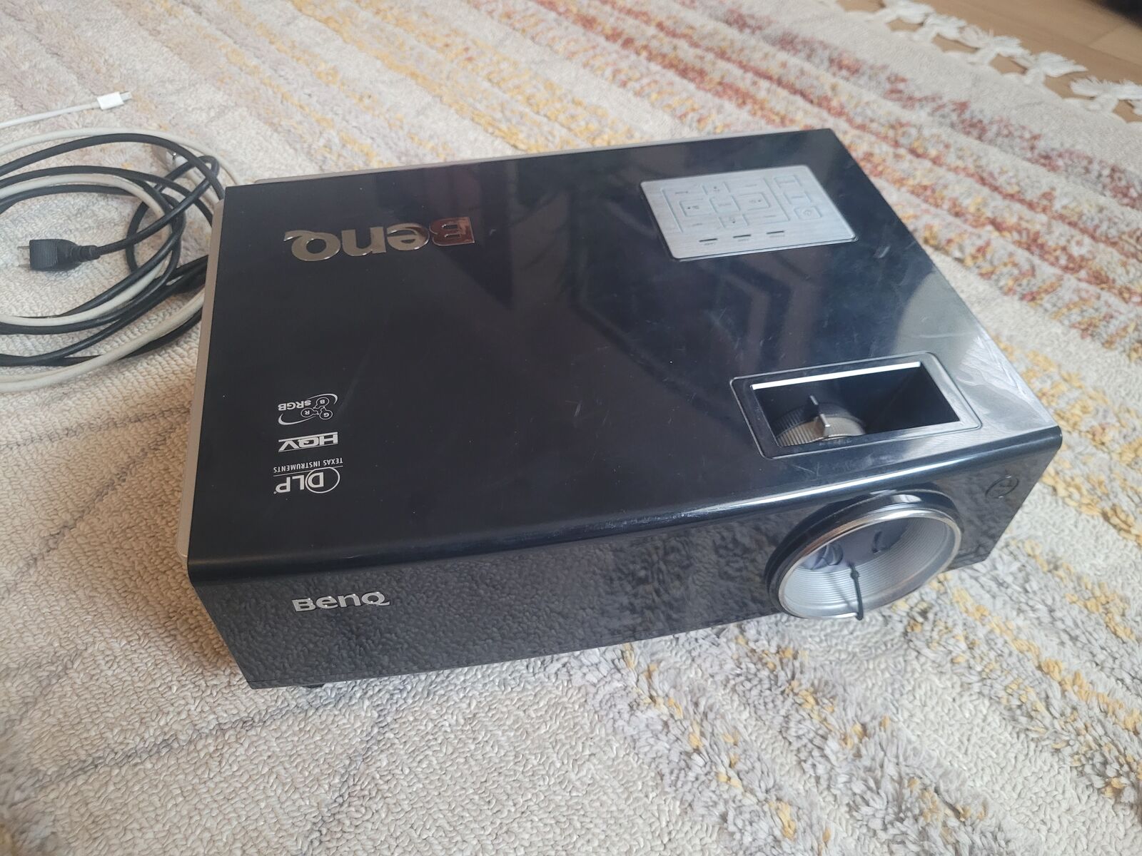 Projector (BenQ SP831)