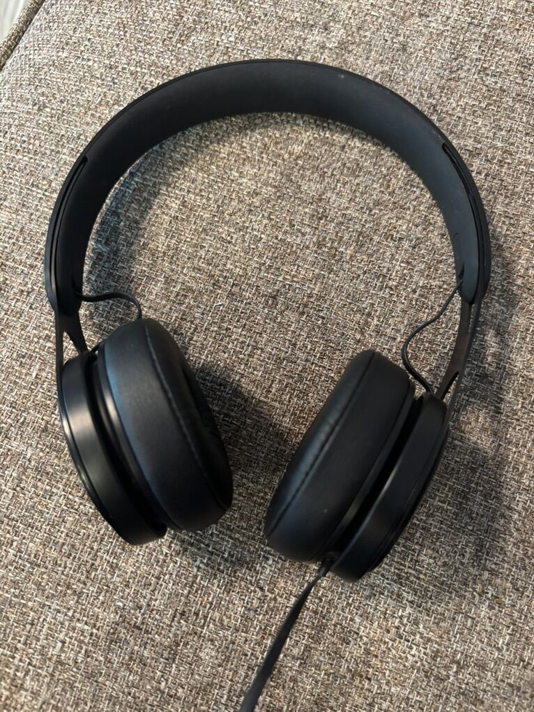 Nice BEats Corded Headphones! Awesome Sound!