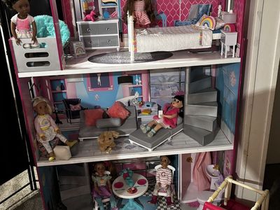 Large kids Kraft doll house
