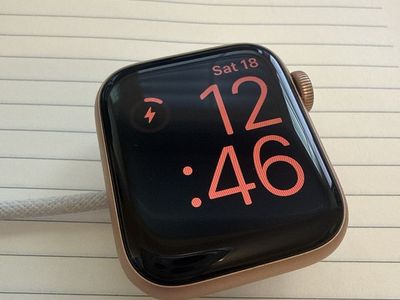Apple Watch SE Gold GPS + Cellular – Scratch-Free, Excellent Condition
