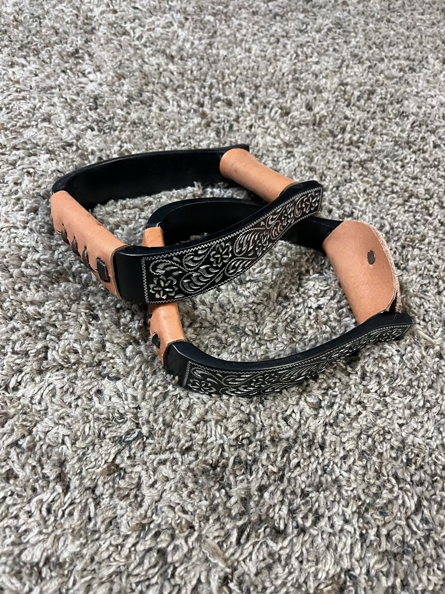 Show Stirrups