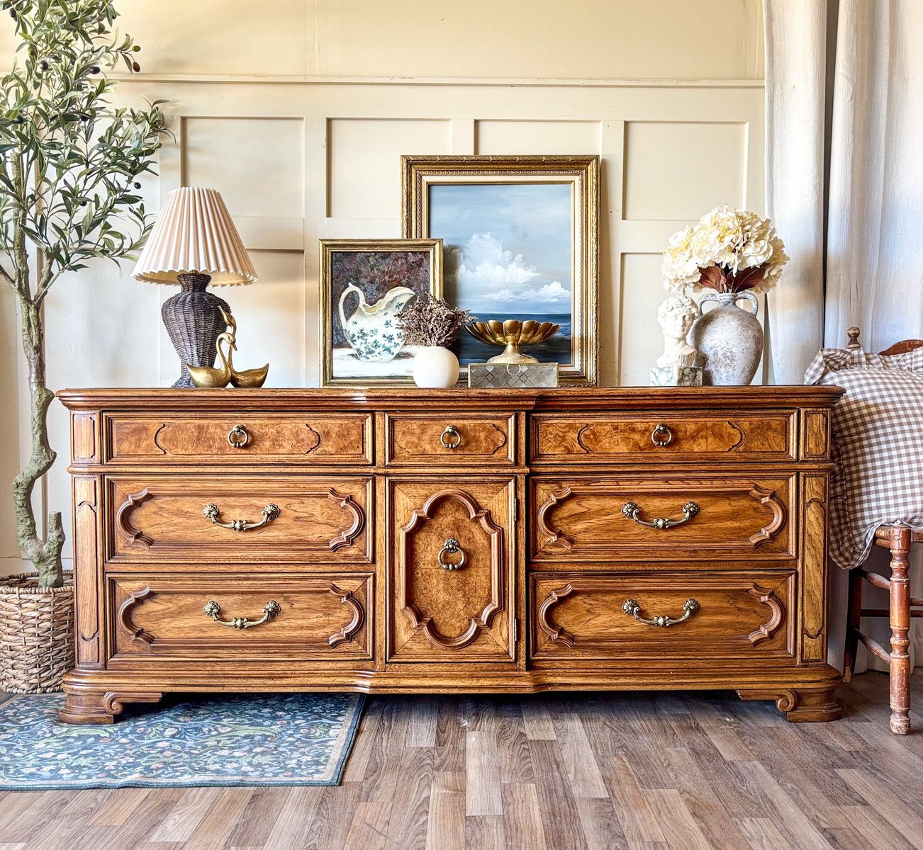 *FREE DELIVERY* Vintage Thomasville Oak & Burl Long Dresser/Credenza