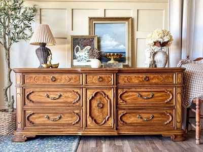 *FREE DELIVERY* Vintage Thomasville Oak & Burl Long Dresser/Credenza