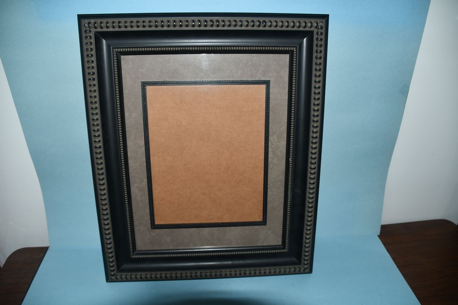 BEAUTIFUL WOOD FRAME ~ 15" x 18" ~ HOLDS  8" x 10" PICTURE ~ BEAUTIFUL DETAIL ~ SHADES of BLACK & BROWN ~  HANGER