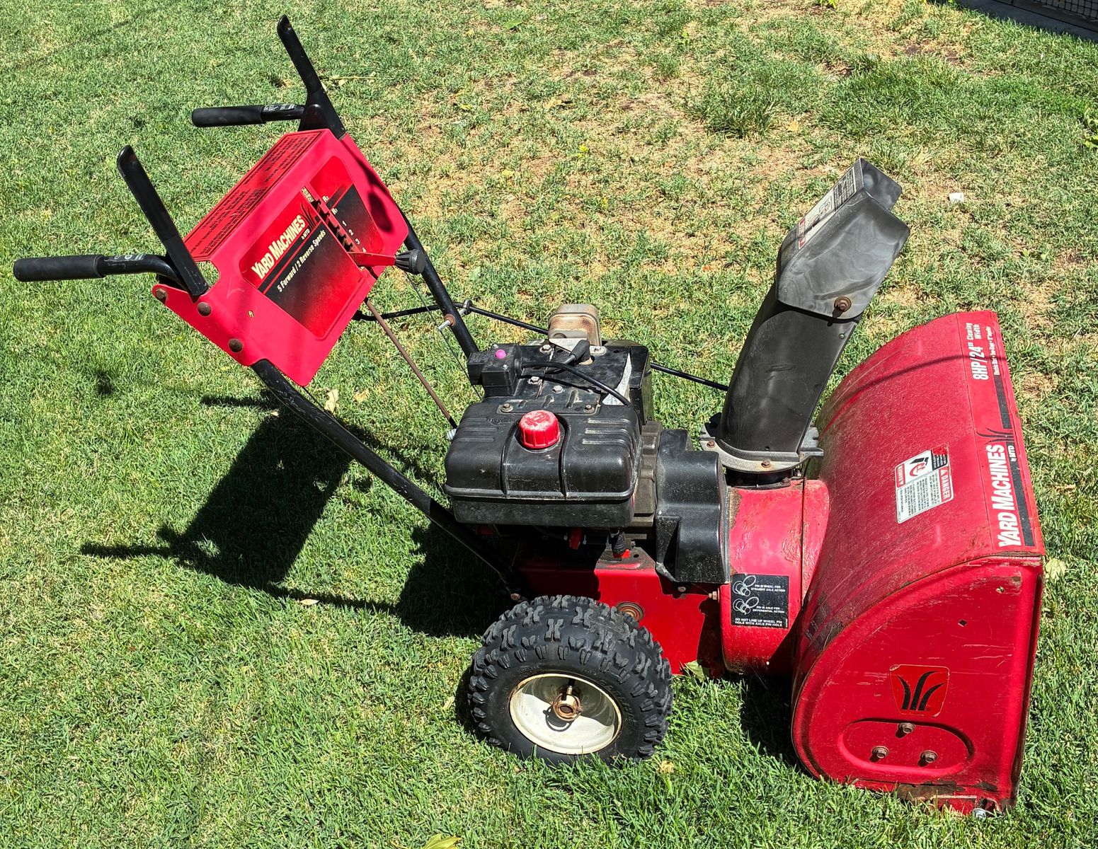 Snow Blower / 8HP 4-Stroke / 2-Stage