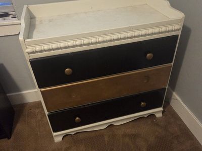 Free Project Changing table/dresser