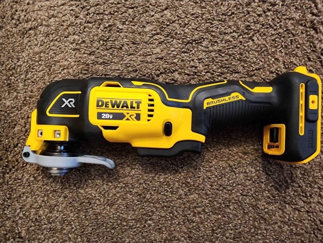 New DEWALT 20V MAX XR Cordless Brushless 3-Speed Oscillating Multi-Tool