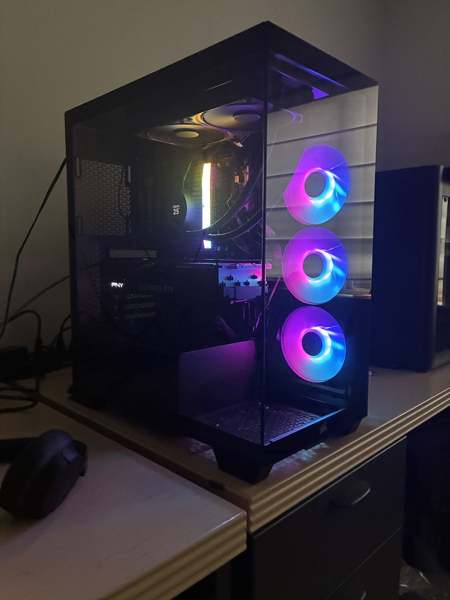 custom Built Gaking Pc 4070 Ti 7700x 32gb Ddr5