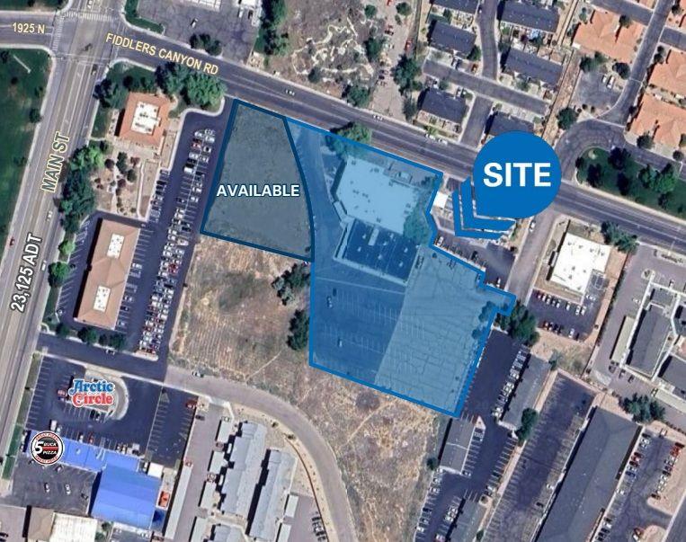 Priced for quick sale! Large building and large parking