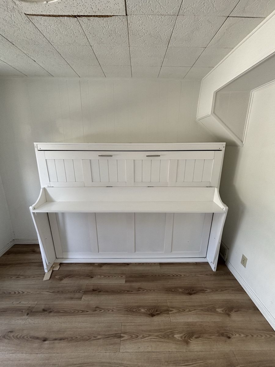 Full sized Murphy bed