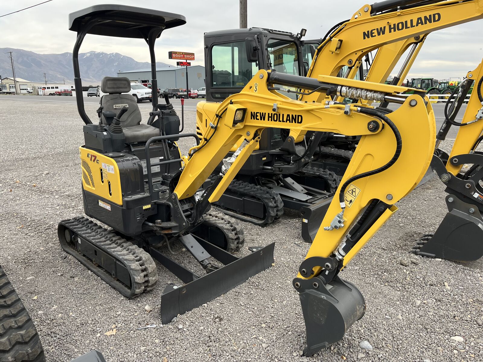2022 NEW HOLLAND E17C MINI EXCAVATOR