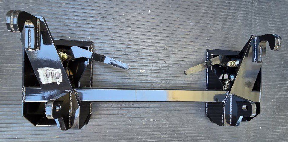 YIKATOO LYOM-042 3500 to 4000Lbs capacity Universal Quick Attach Skid Steer conversion Adapter for John Deere Loaders