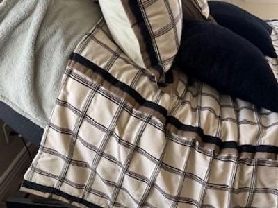 Twin Tempur-Pedic Memory Foam Mattress – Clean & Comfortable