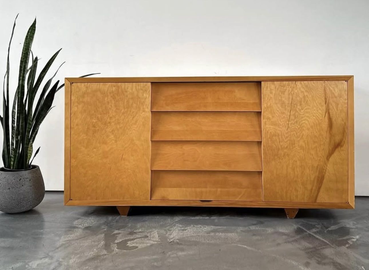 Vintage sideboard 