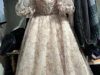Never Worn Champagne Floral Wedding Dress s12