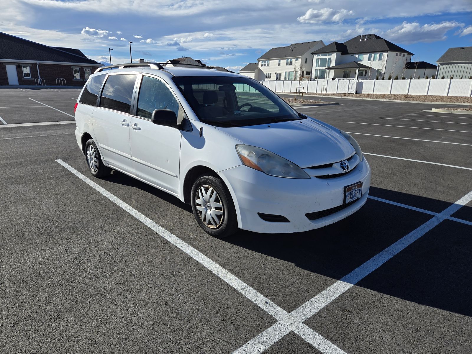 2008 TOYOTA SIENNA LE 8-Passenger