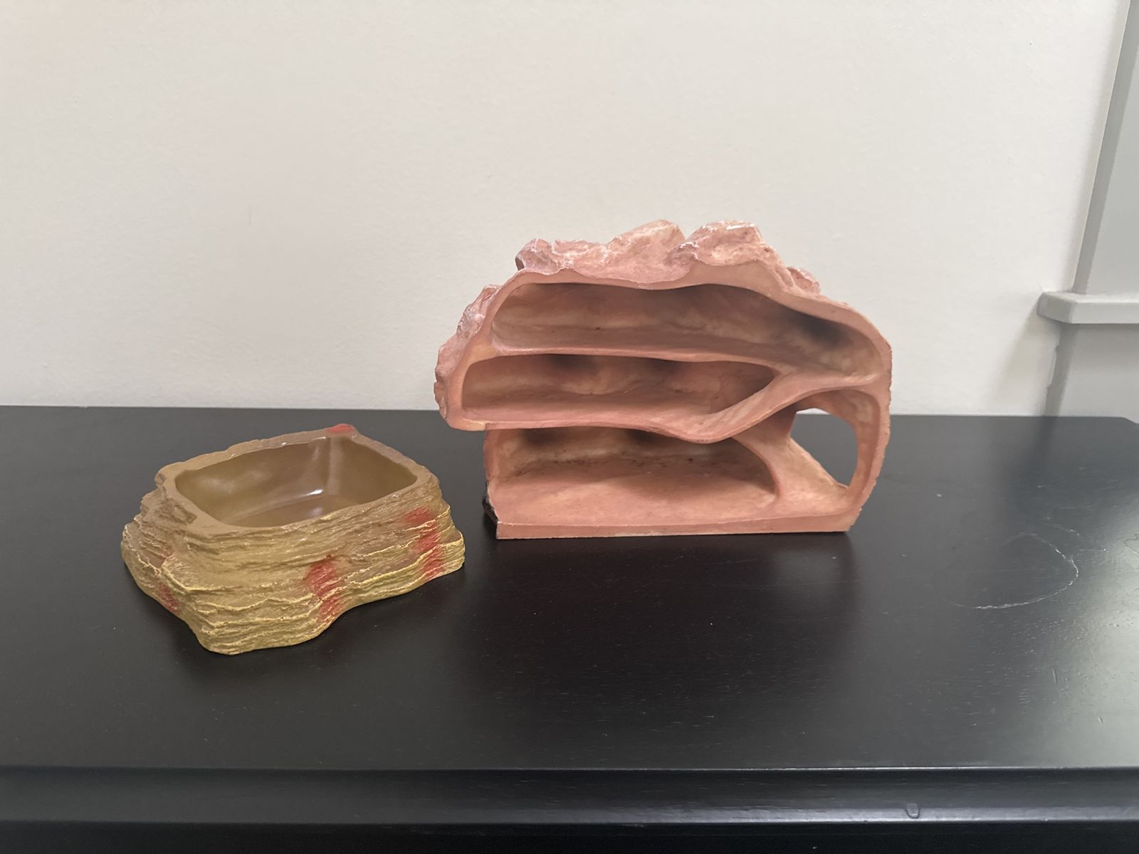 Zilla Rock Den & Food Dish Set - Desert Habitat Reptile Decor
