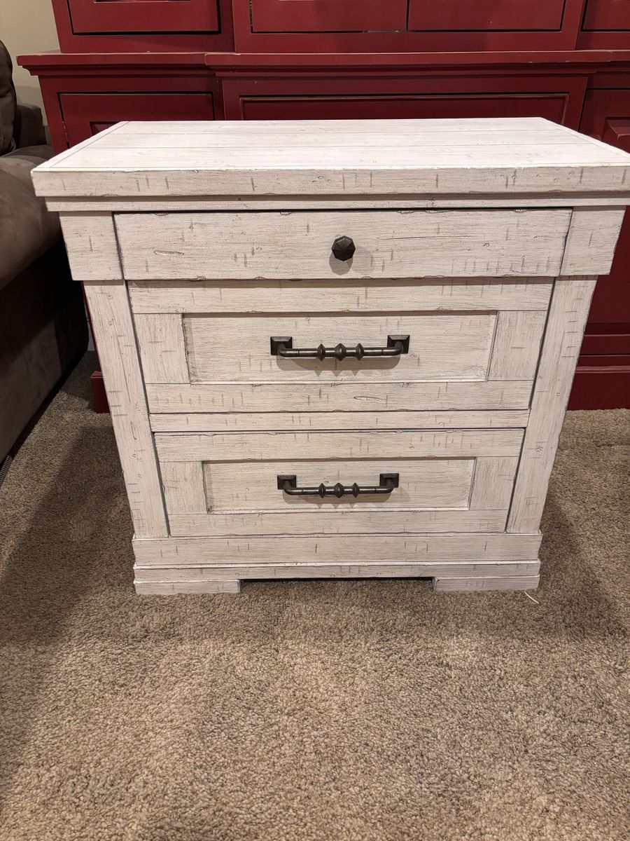 Oversized End Table/Night Stand Etc. Only One