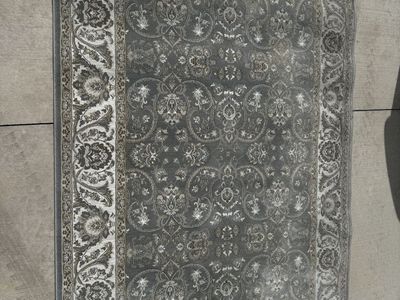 Area Rug 5’3” x 7’5”