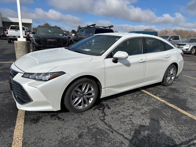 2022 Toyota Avalon XLE