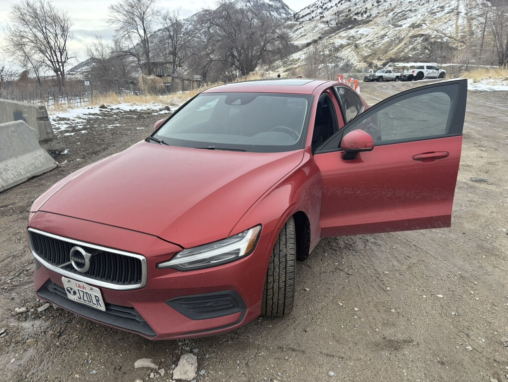 2019 VOLVO S60 T6 Momentum