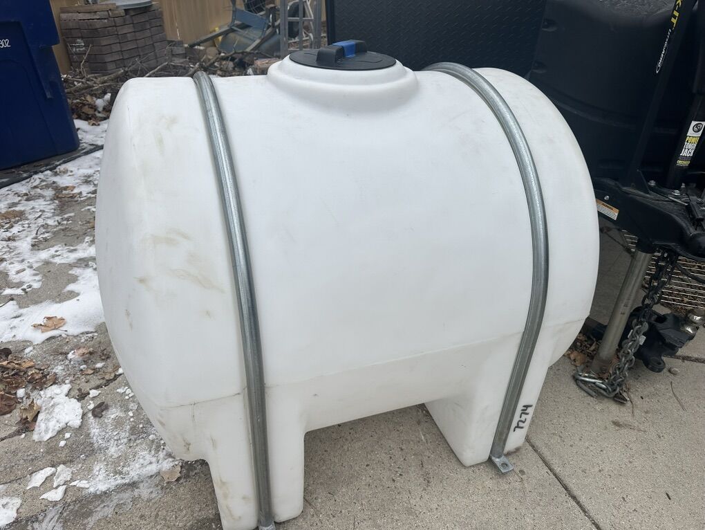 225 Gallon Water Tank