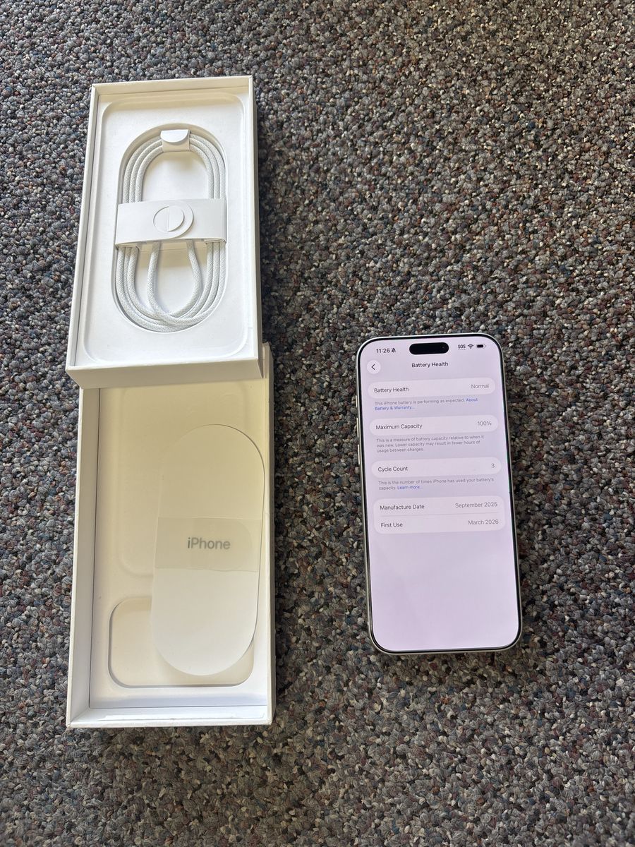iPhone 17 Pro Max 256 GB 100% battery health unlocked