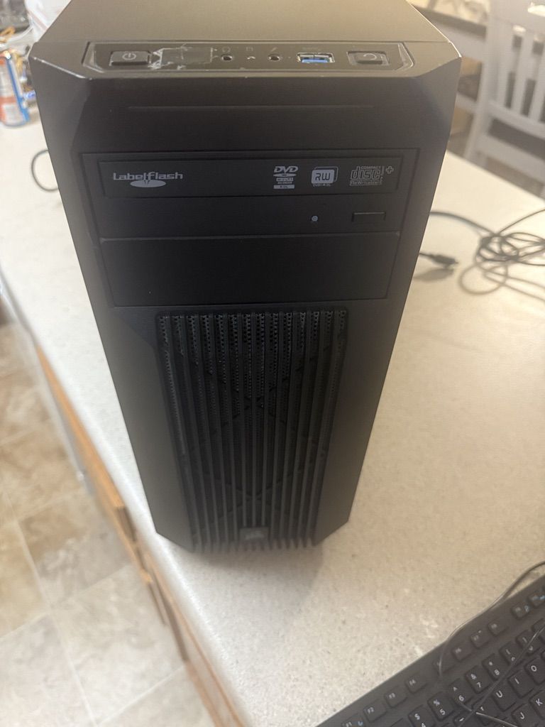 GAMING COMPUTER. 1TB SSD. 16GB DDR4 RAM, WINDOWS 10 PRO, WIFI, GEFORCE GTX 1060 6GB GDDR5 GRAPHICS. INTEL I5 6600