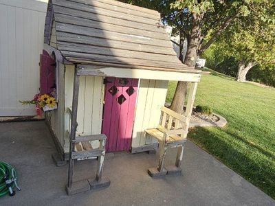 Cute kids clubhouse