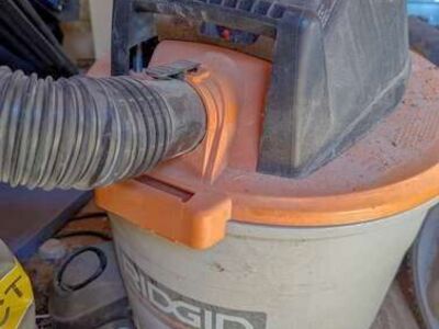 Rigid shop vaccuum barely used