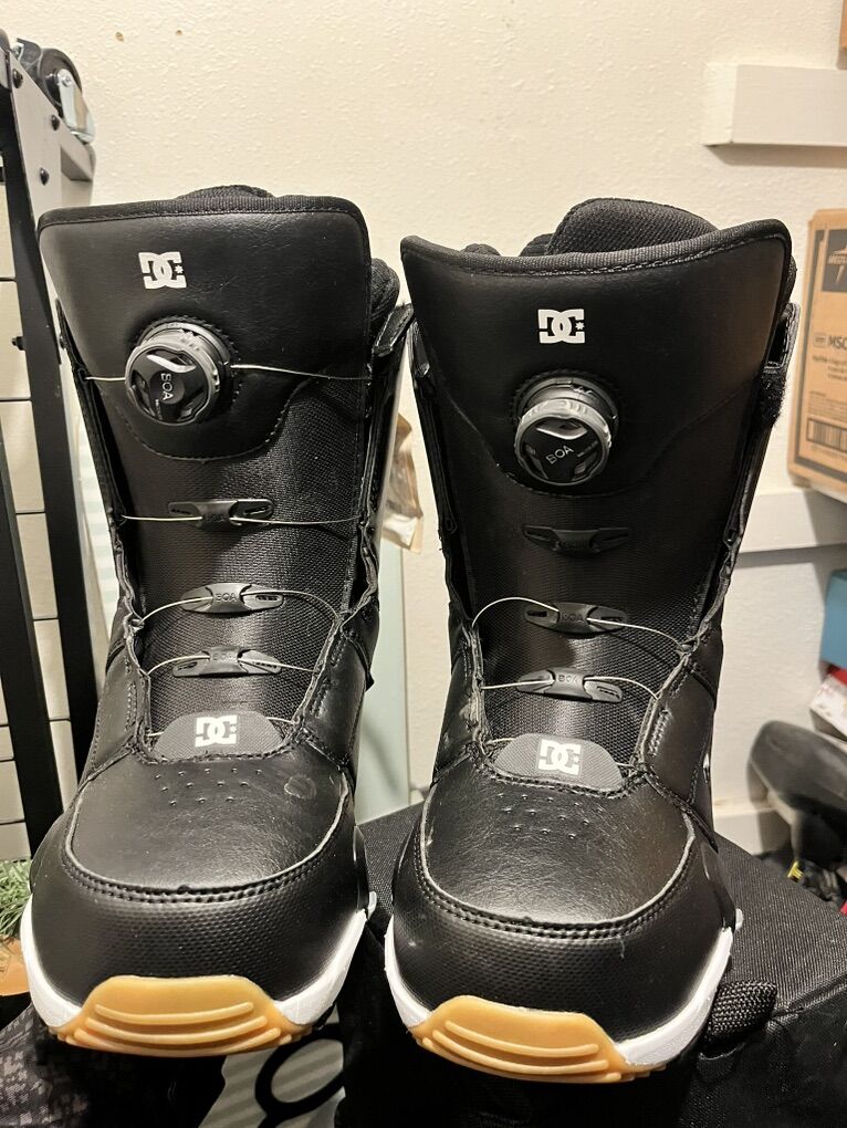 DC Snowboarding Boots Men's 10.5