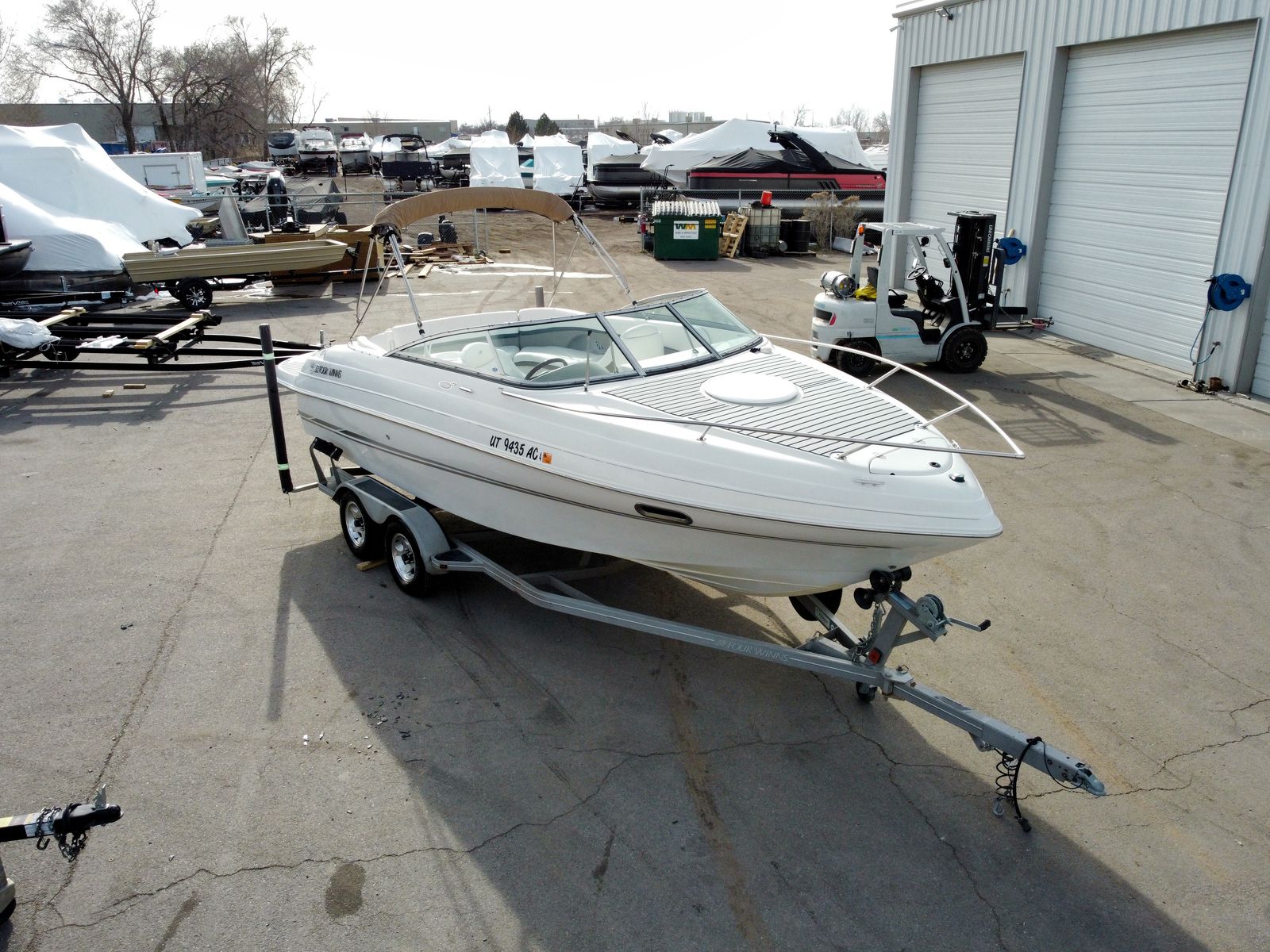 2004 FourWinns 225 S SD-03