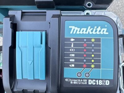 Makita Battery Charger