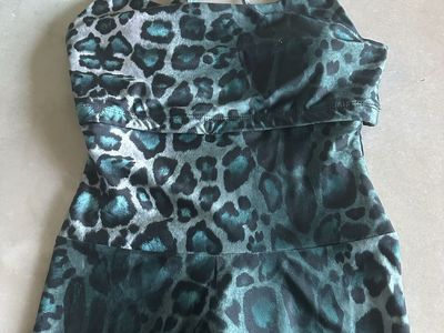 Onzie Women's Teal Leopard Print Halter Neck Crop Top & Leggings Activewear Set, Size M