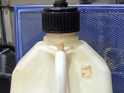 VP Racing 5-Gallon Motorsport Utility Jug with Filler Hose