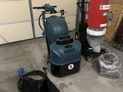 Concrete floor grinder