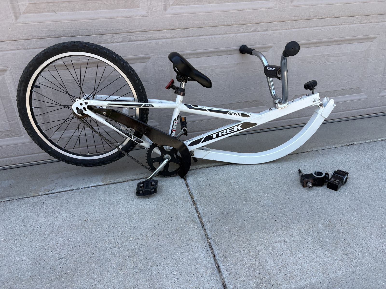 Trek MT201 Series Trailer Bike Tag-Along Child's Bicycle - White with Black Accents