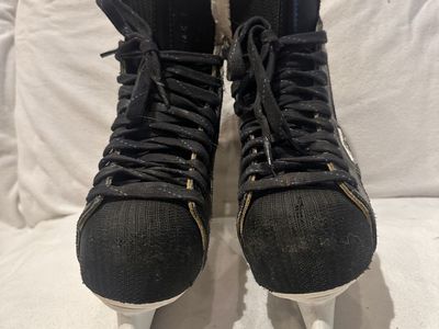 Bauer Black Panther youth skate size 6 black hockey skates